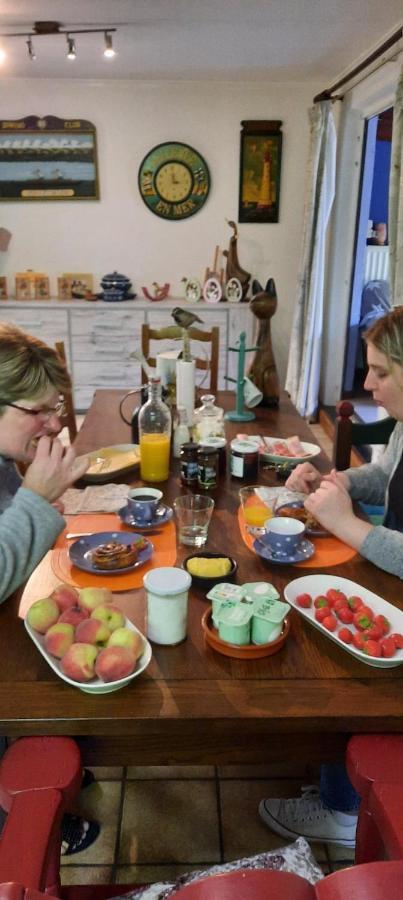 L'Etape Gourmande, Chambres D'Hotes Wellin Eksteriør bilde